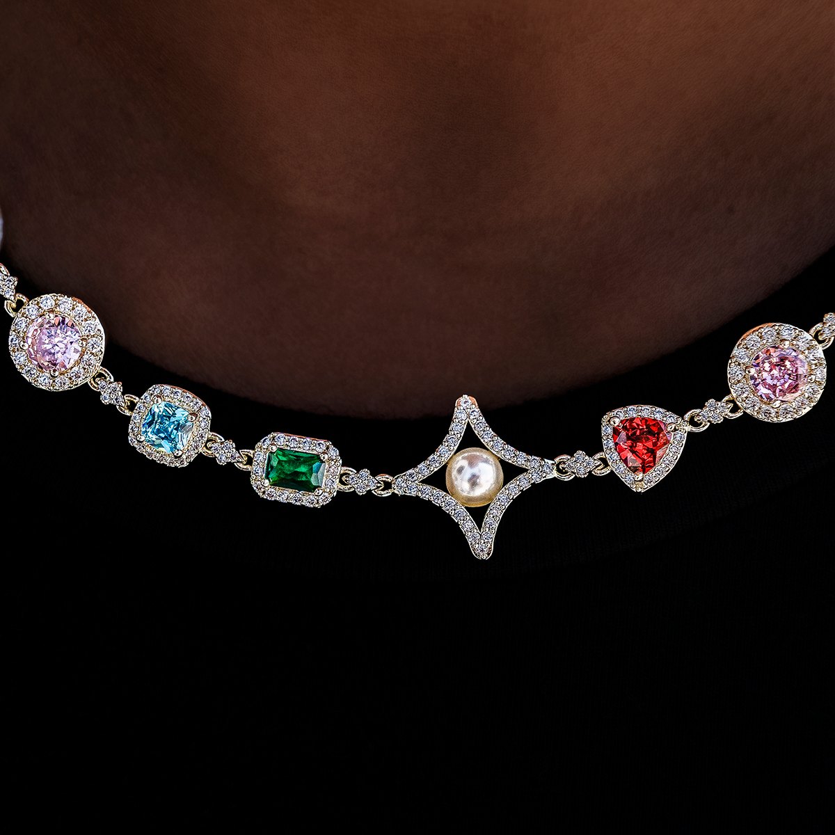 Colored Gemstone Pearl Necklace in Yellow Gold - 17mm