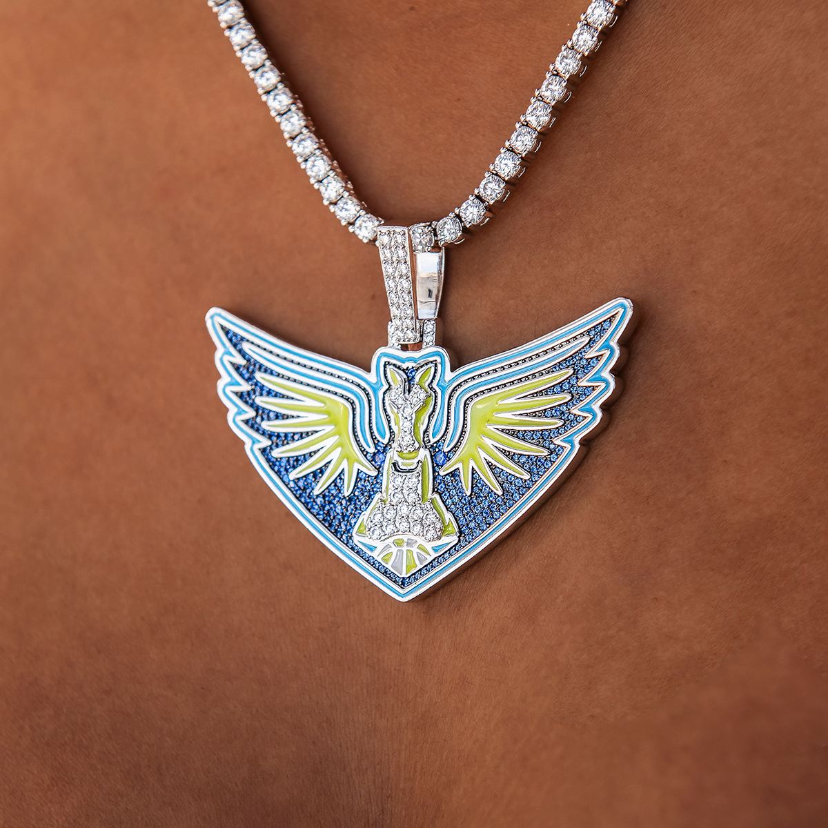 Dallas Wings Official WNBA Logo Pendant in White Gold