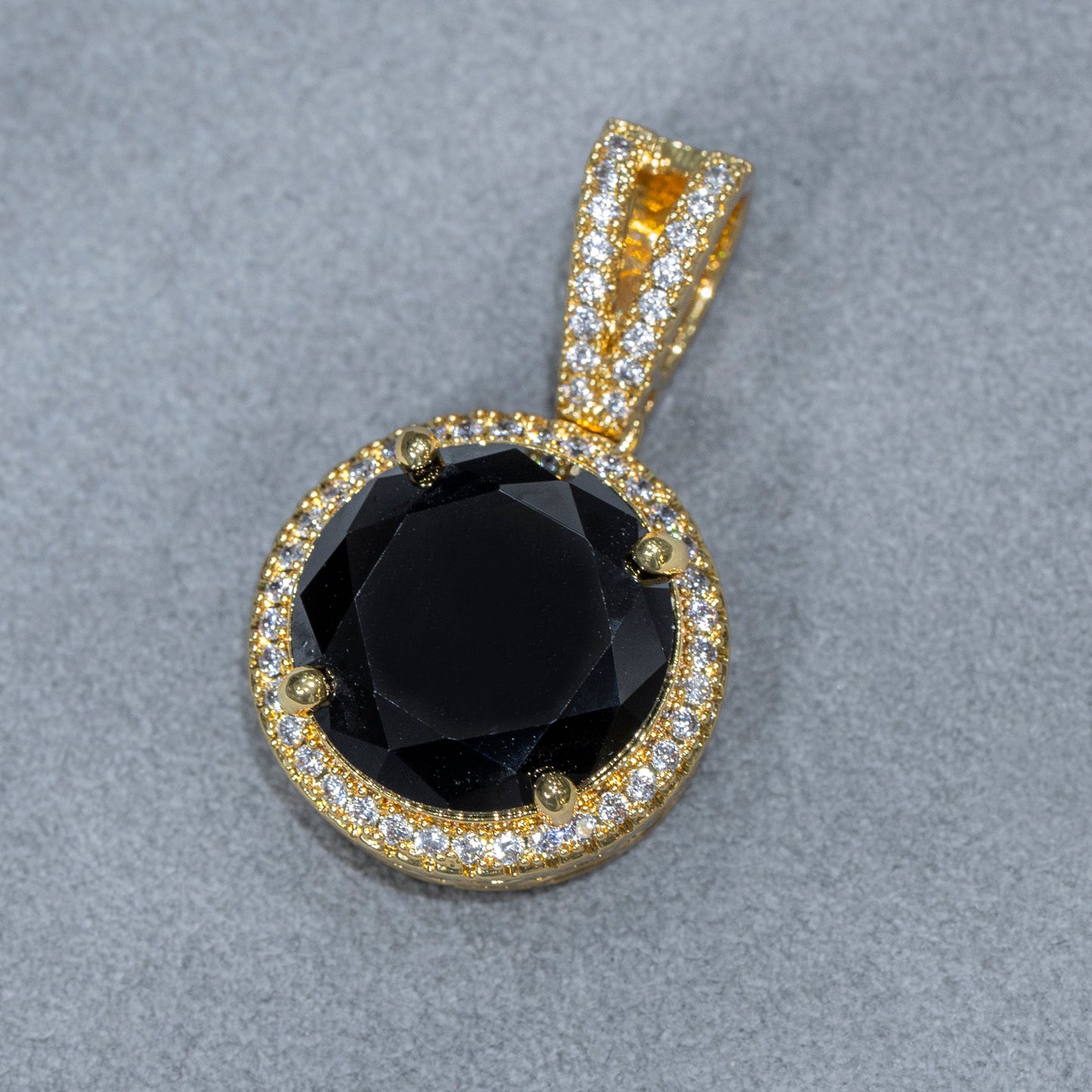Mens Jewelry -  Gold Iced Out VVS Circle Onyx Necklace | Appx. 17 Grams