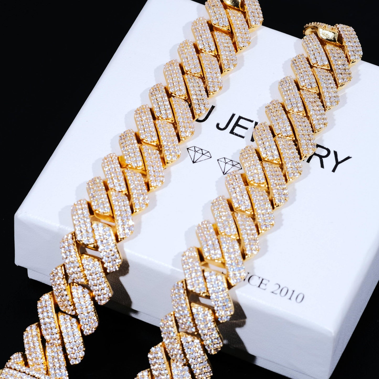 19mm Diamond Prong Cuban Bracelet in 18K Gold