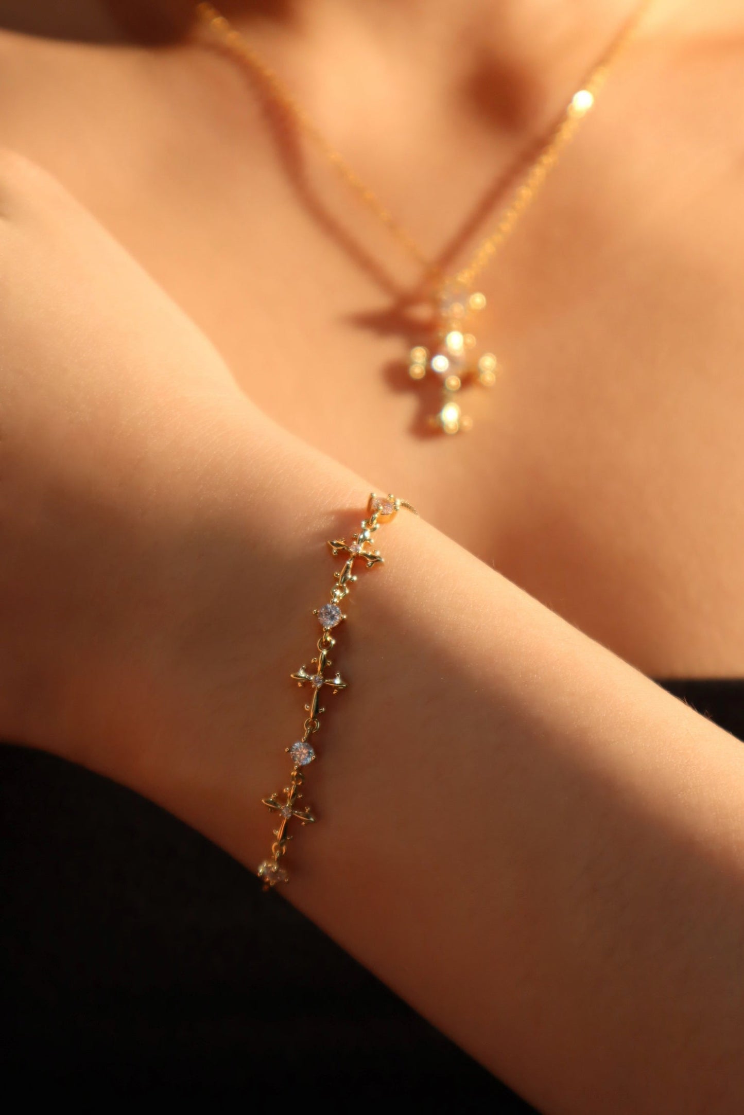18K Gold Diamond Cross Pendant Necklace