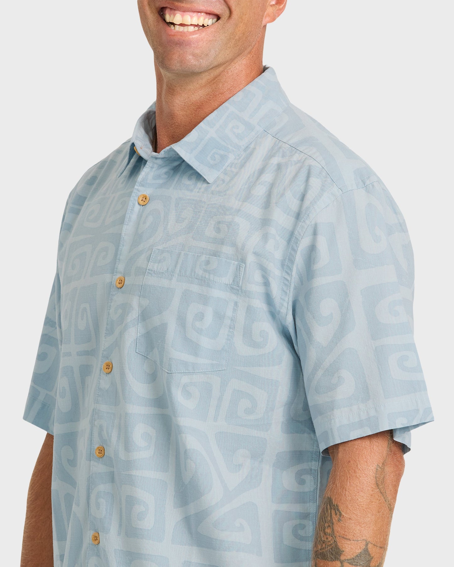 Waterman Tiki Beach Short Sleeve Shirt - Skyway