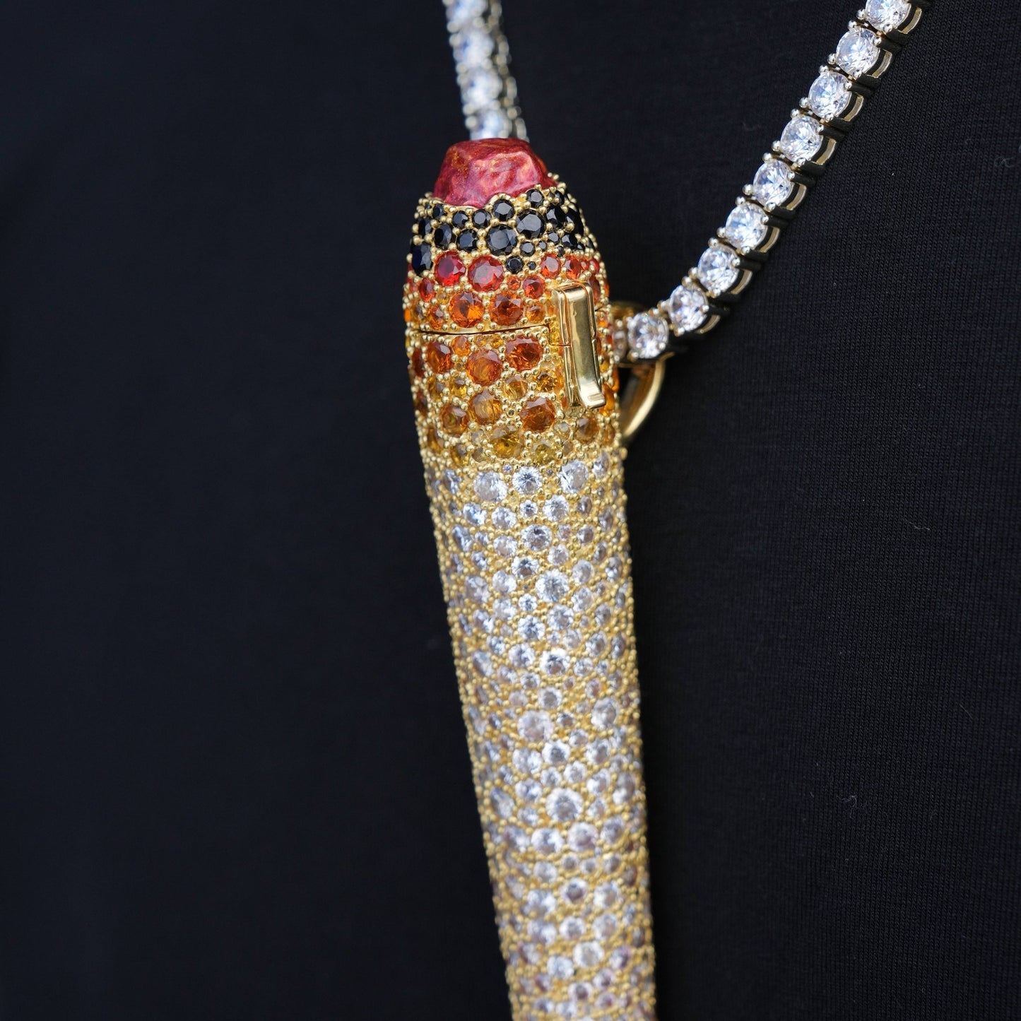 Collectible King Joint Holder Pendant in Yellow Gold